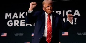 With Iowa caucuses closing in, Trump remains 2024 GOP presidential dominating front-runner