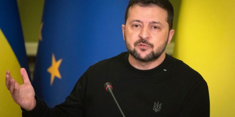 Zelensky invites Trump to Ukraine and says former president ‘can’t bring peace’ because of Putin