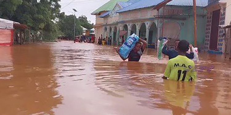 Thousands trapped in Somalia flooding as heavy rains wreak havoc