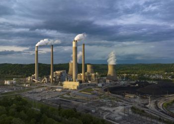 The world is planning to blow the fossil fuels production limit that would keep a lid on global heating, report says