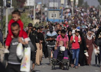 ‘Nothing is left’: Thousands of Palestinians flee south as Israel steps up Gaza City offensive