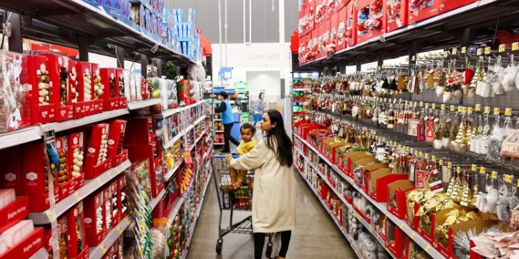 Holiday shopping season might be off to a slow start