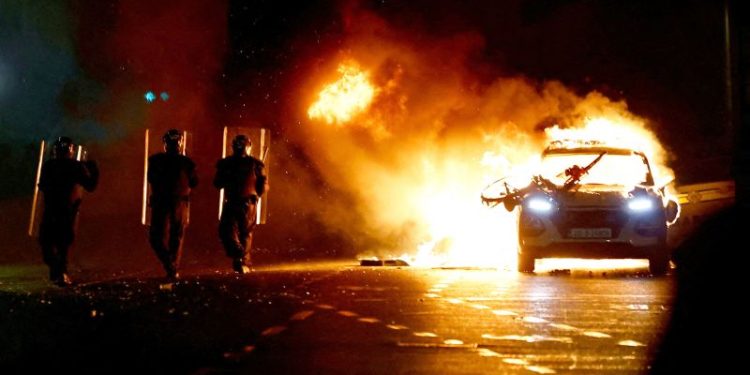 Violent clashes erupt in Dublin after stabbing of 5 people, as police blame ‘far-right ideology’