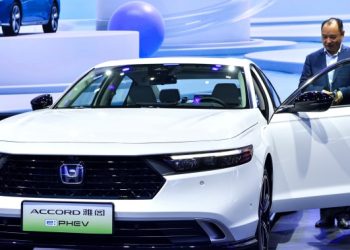 Honda recalls almost 304,000 Accords and HR-Vs over seat belt defect