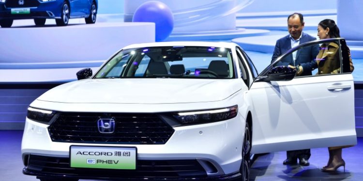 Honda recalls almost 304,000 Accords and HR-Vs over seat belt defect