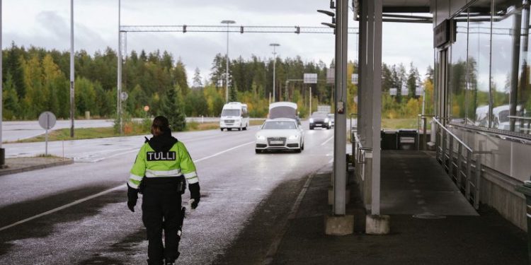 Finland to close last operating checkpoint on Russian border