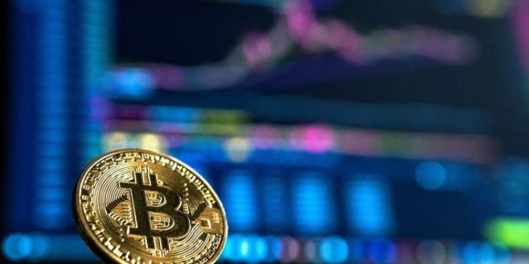 What’s the Difference Between Bitcoin​ Spot and Futures ETFs?