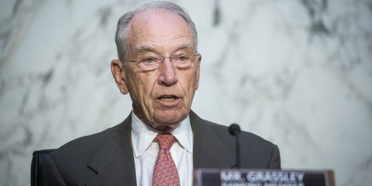 Sen. Grassley calls on State Dept to terminate ‘antisemite’ employee with inflammatory blog