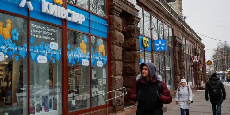 Major cyberattack on Ukrainian mobile operator disrupts banking services and air raid sirens