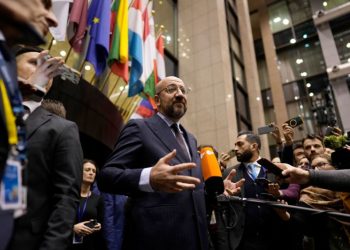 Hungary blocks Ukraine aid deal but EU opens door to membership talks