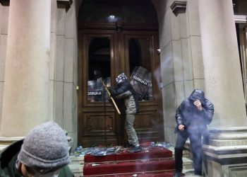 Demonstrators try to storm Belgrade city hall in protest against ‘stolen’ Serbian elections