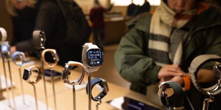 U.S. bans imports of certain Apple Watches that may infringe on patented pulse readers