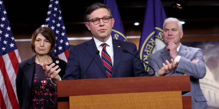 Johnson defends vote to formalize Biden impeachment inquiry amid White House ‘impasse’: ‘We have no choice’