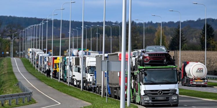 20,000 trucks stuck at Ukraine-Poland border amid spat over access to EU