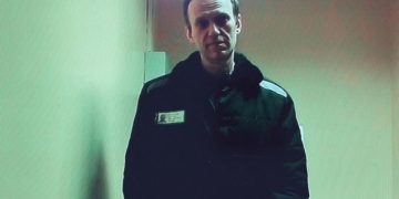 Navalny sends ‘Arctic hugs and polar greetings’ from Siberian prison in New Year’s Eve message