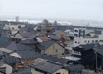 Massive earthquake hits Japan, triggering tsunami warnings
