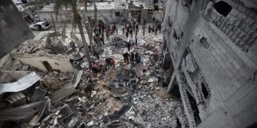 Corpses on streets amid scenes of ‘utter horror’ in Gaza, UN official says