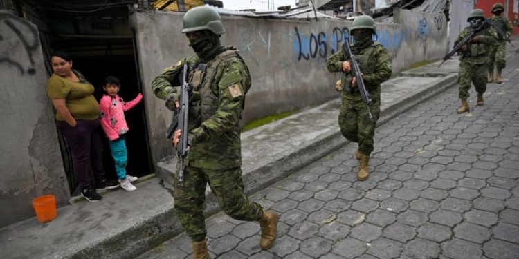 Ecuador arrests hundreds in bid to halt eruption of gang-based violence