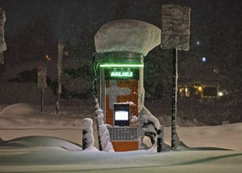 Electric vehicle owners face the cold truth as temperatures plummet