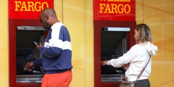 Biden administration unveils proposed changes to big banks’ overdraft fees