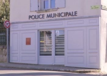 French mother sentenced to prison after leaving child to live alone for two years