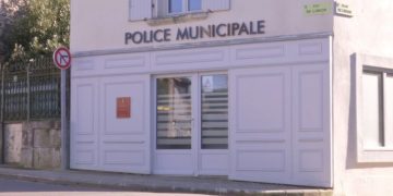 French mother sentenced to prison after leaving child to live alone for two years