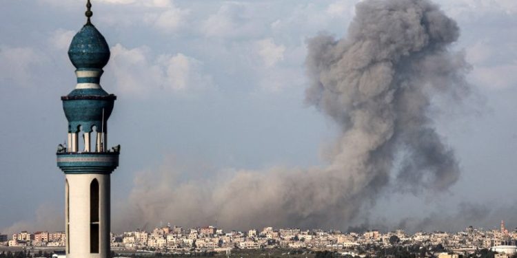 ‘Mass casualties’ as UN shelter struck amid intense fighting in Khan Younis