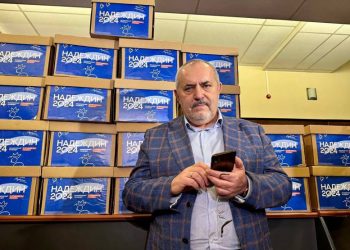 Putin critic and anti-war candidate says he has enough signatures for Russian presidential election bid