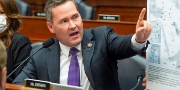 GOP lawmaker and ex-Green Beret demands briefing on deaths of Navy SEALs
