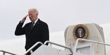 Analysis: What to make of the US retaliation strikes against pro-Iranian militias in Iraq and Syria