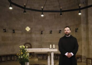 Ultra-Orthodox man seen spitting at Christian priest in Jerusalem