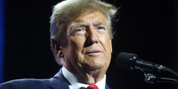 Trump asks Supreme Court to extend delay in election case, claiming presidential immunity