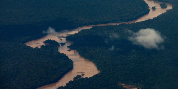 Venezuela builds forces near border with Guyana despite agreement to de-escalate