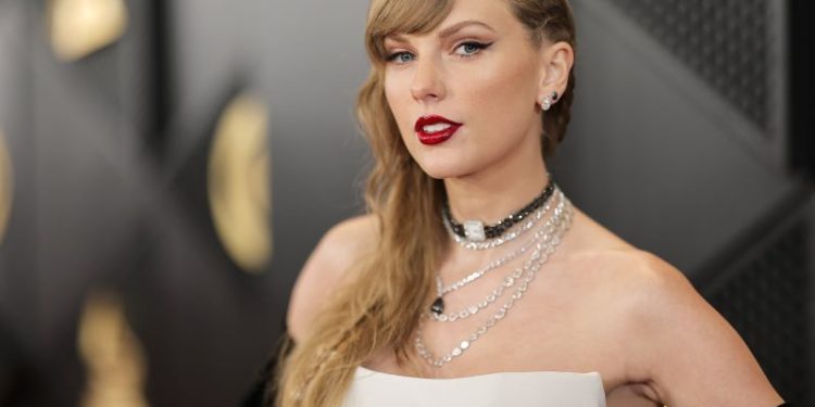 Photographer accuses Taylor Swift’s father of assault in Australia