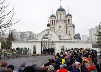 Mourners gather for Navalny’s funeral in Moscow amid threat of arrest