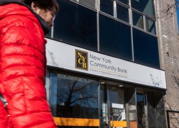 A year after Silicon Valley Bank failed, another regional lender flashes warning signs