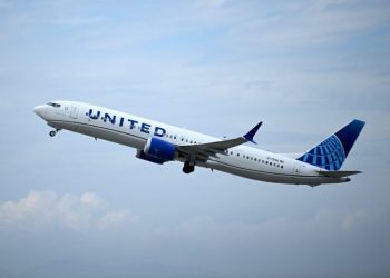 United to pause pilot hiring, citing Boeing’s delivery delays