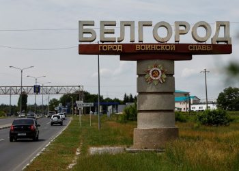 Pro-Ukrainian Russian forces claim cross-border attacks in Russia