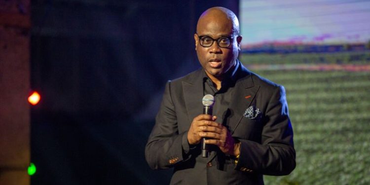 Macron, Clinton lead tributes during funeral for Nigerian banking CEO killed in California helicopter crash