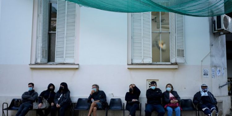 Dengue cases top 5.2 million in the Americas asoutbreak passes yearly record, PAHO says