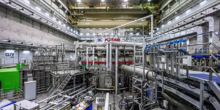 ‘Artificial sun’ sets record for time at 100 million degrees in latest advance for nuclear fusion