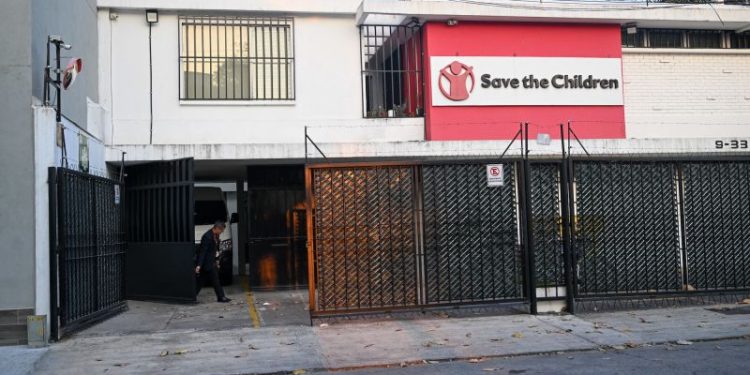 Guatemalan prosecutors raid Save the Children’s offices over migrant children complaint