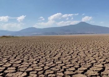 A lake in Mexico’s ‘magical town’ is disappearing. Authorities blame drought, and theft