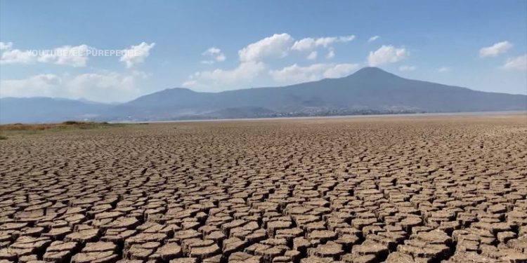 A lake in Mexico’s ‘magical town’ is disappearing. Authorities blame drought, and theft