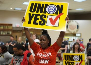 U.S. autoworkers union seeks tough victory at Mercedes plant in Alabama