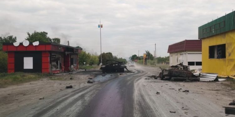 Police rush to rescue residents in Ukrainian border town threatened by Russian advance