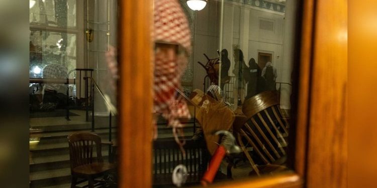 White House condemns antisemitism, violent anti-Israel anarchy at Columbia University: ‘No place in America’