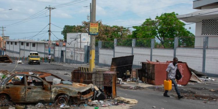 Kenyan officials arrive in Haiti ahead of planned security mission, sources say