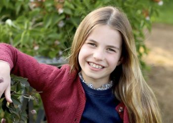 Princess Charlotte turns 9! See the sweet photo from her parents to mark the occasion
