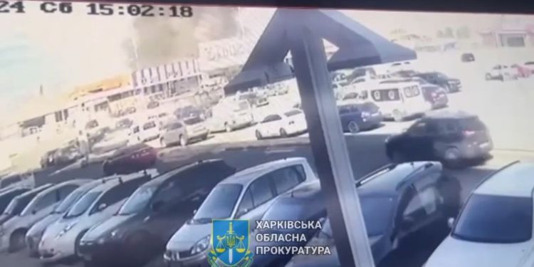 At least two killed and others missing after Russia strikes hardware store in Kharkiv